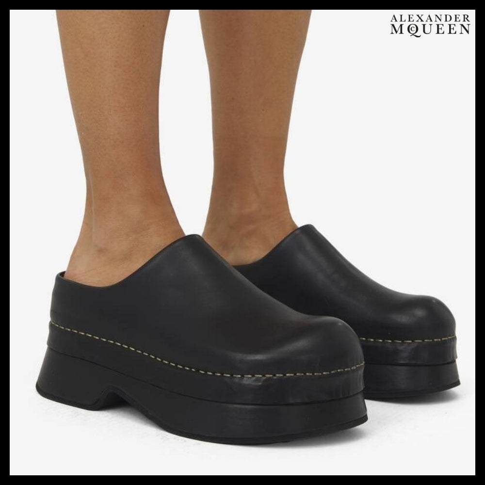 【Alexander Mcqueen】Black Calf Leather Stone Clog