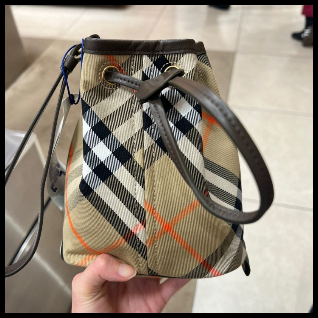 【Burberry】Check Drawstring Bucket Bag
