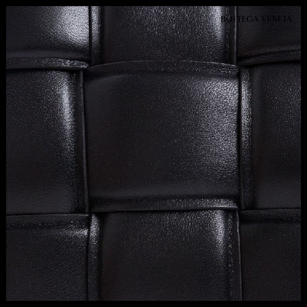 【BOTTEGA VENETA】Padded Leather Chain Cassette Bag Black