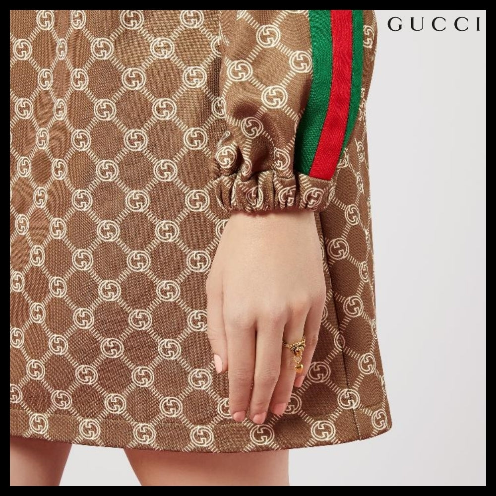 【GUCCI】Lion Head Heart Logo Pendant Ring GOLD