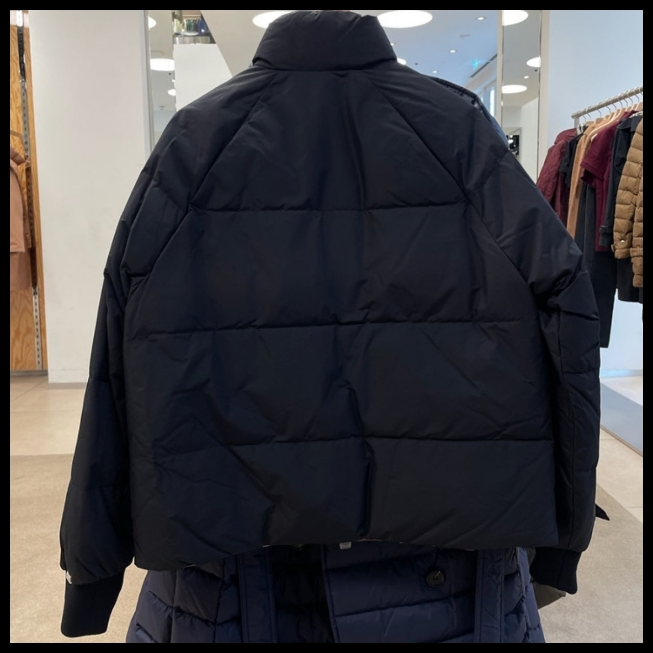 【BURBERRY】Iver House Check Reversible Duck Down Short
