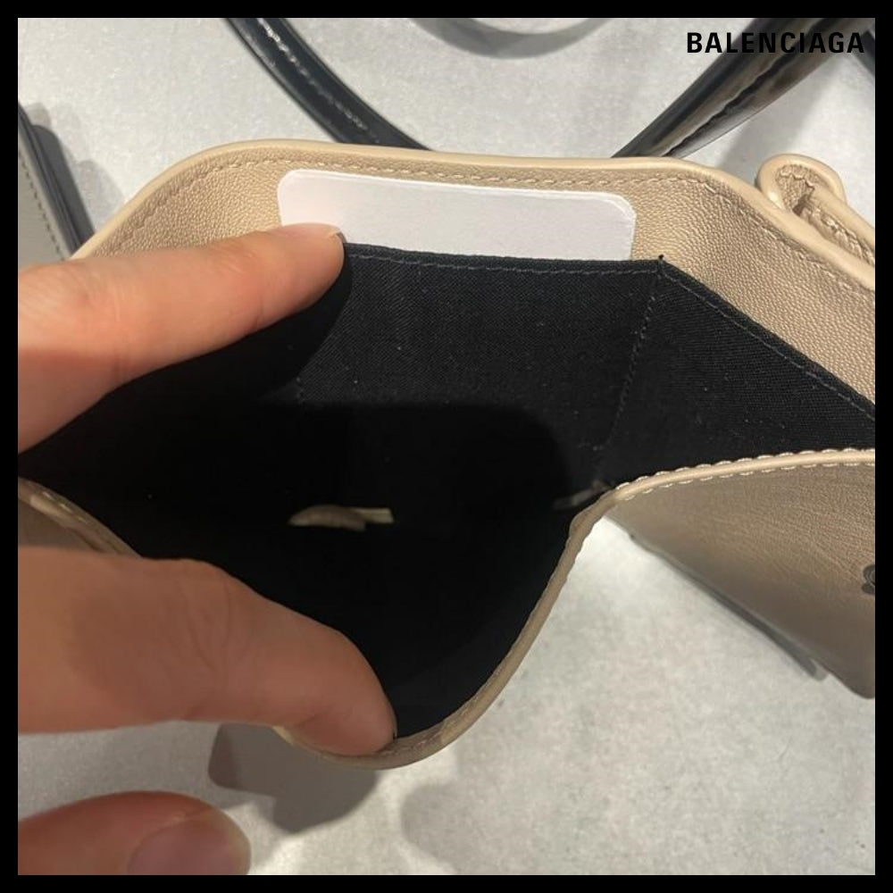 【BALENCIAGA】Smooth Calf Mini Wallet Light Beige