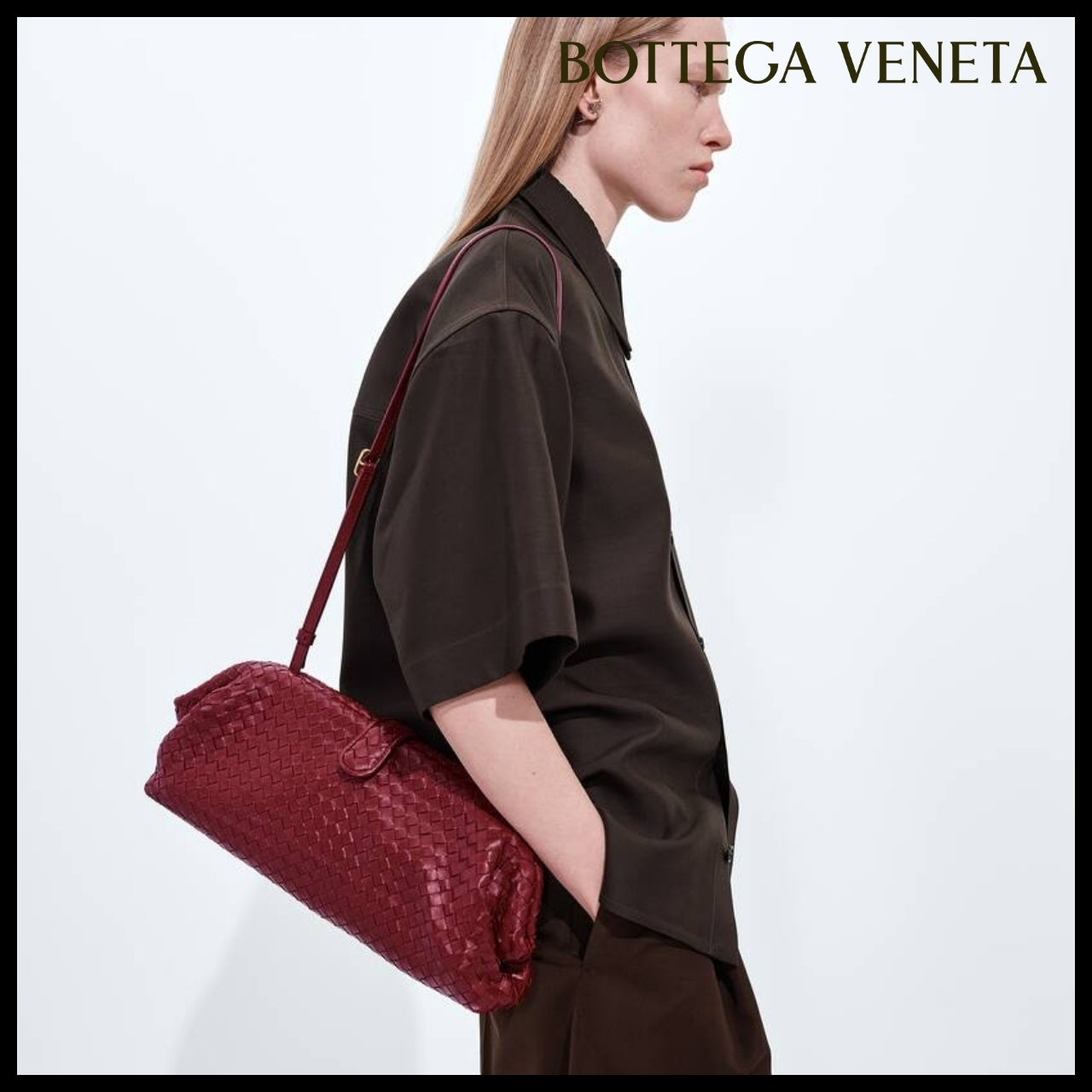 【韓国百貨店 BOTTEGA VENETA】Lauren 1979 Clutch Bag Lava Red