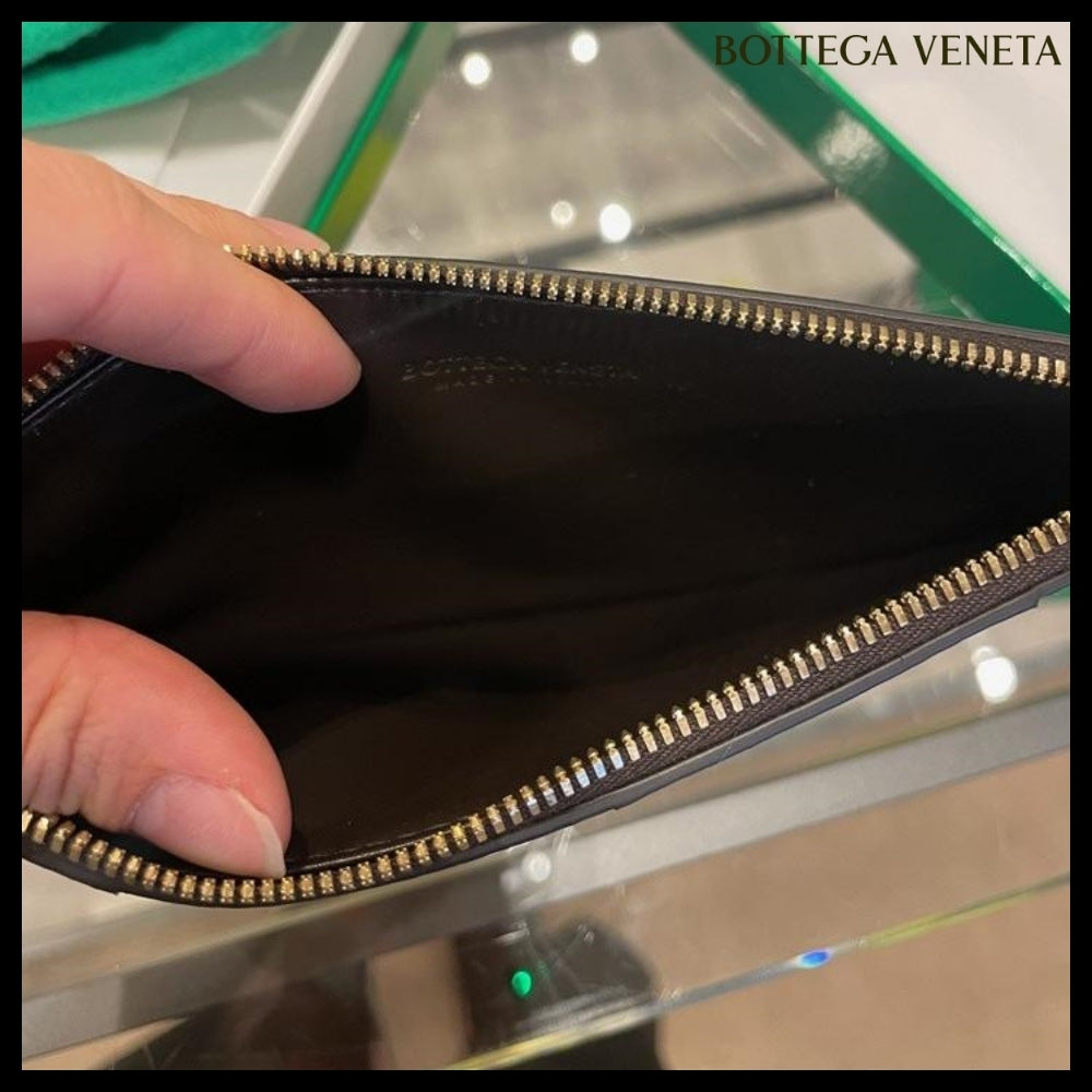 【BOTTEGA VENETA】Intreccio Nappa Calf Strap Pouch Fondant