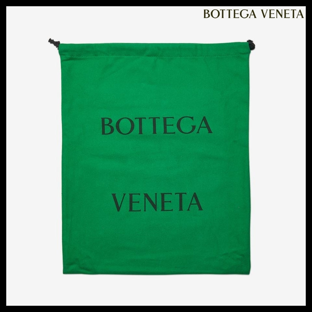 【BOTTEGA VENETA】Lambskin Leather Cassette Bag Bliss Washed