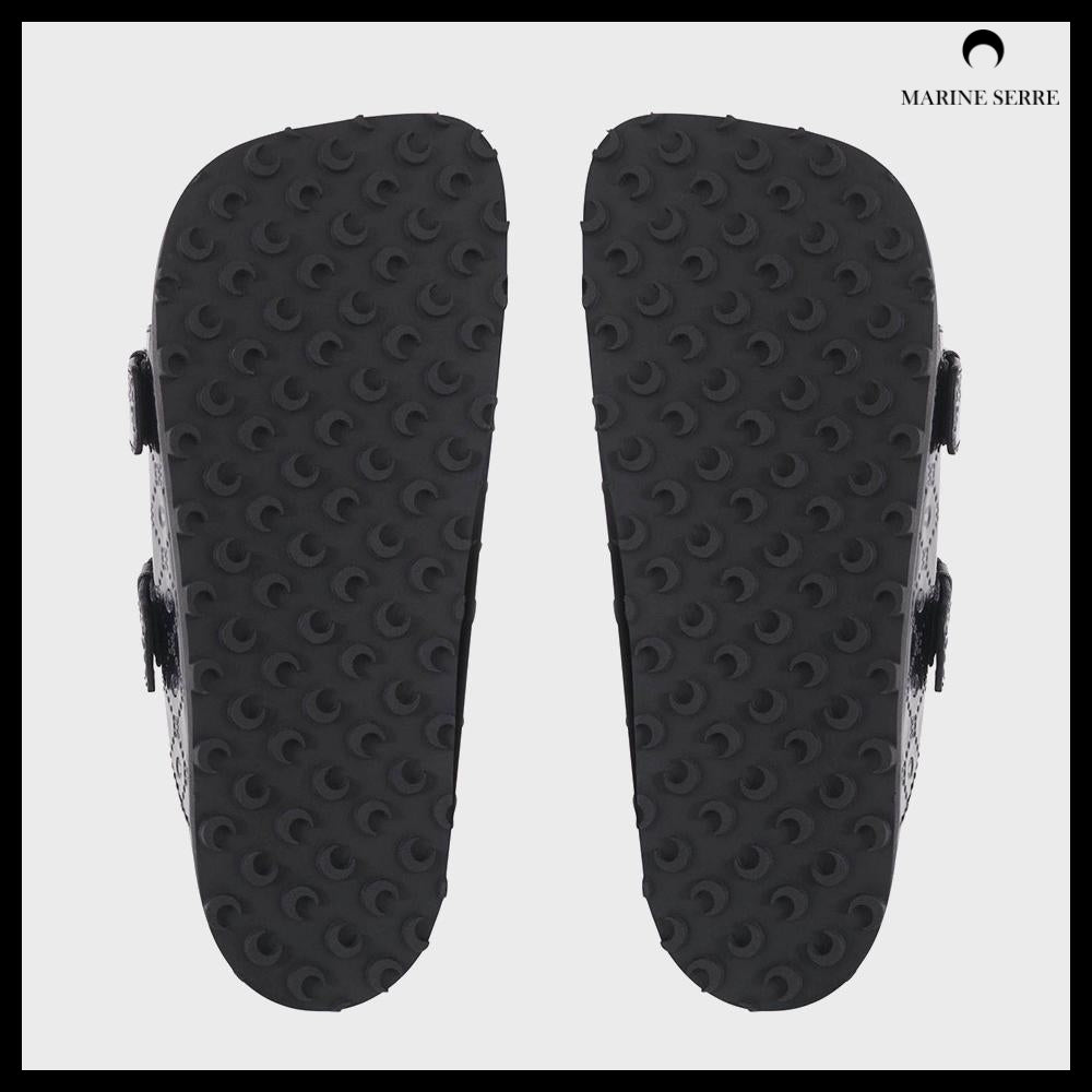 【MARINE SERRE】Men's MOONOGRAM EMBOSSED LEATHER MS SLIDE