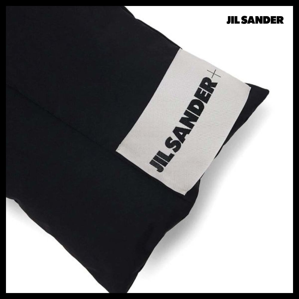 【JIL SANDER】Logo Label Stitch Padded Muffler in Black