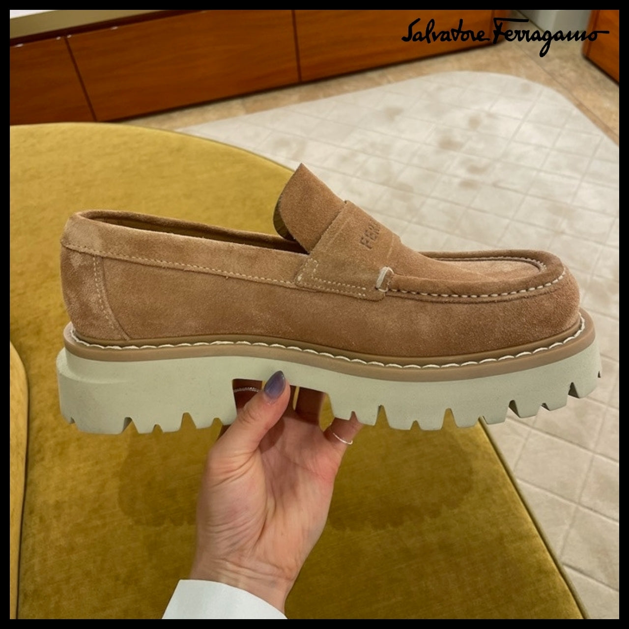 【FERRAGAMO】FERGAL SUEDE CHUNKY LOAFERS BEIGE
