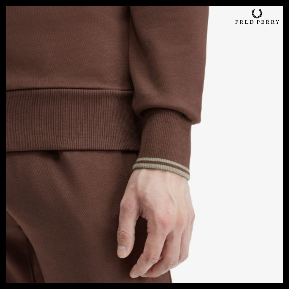 【FRED PERRY】Baseline Half Zip Sweatshirt U85 C Road Brick