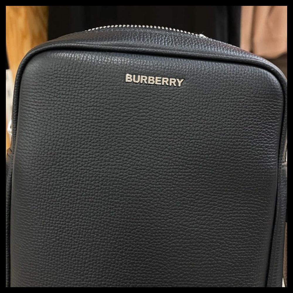【Burberry】Paddy Simple Grain Zip Crossbody Bag Black