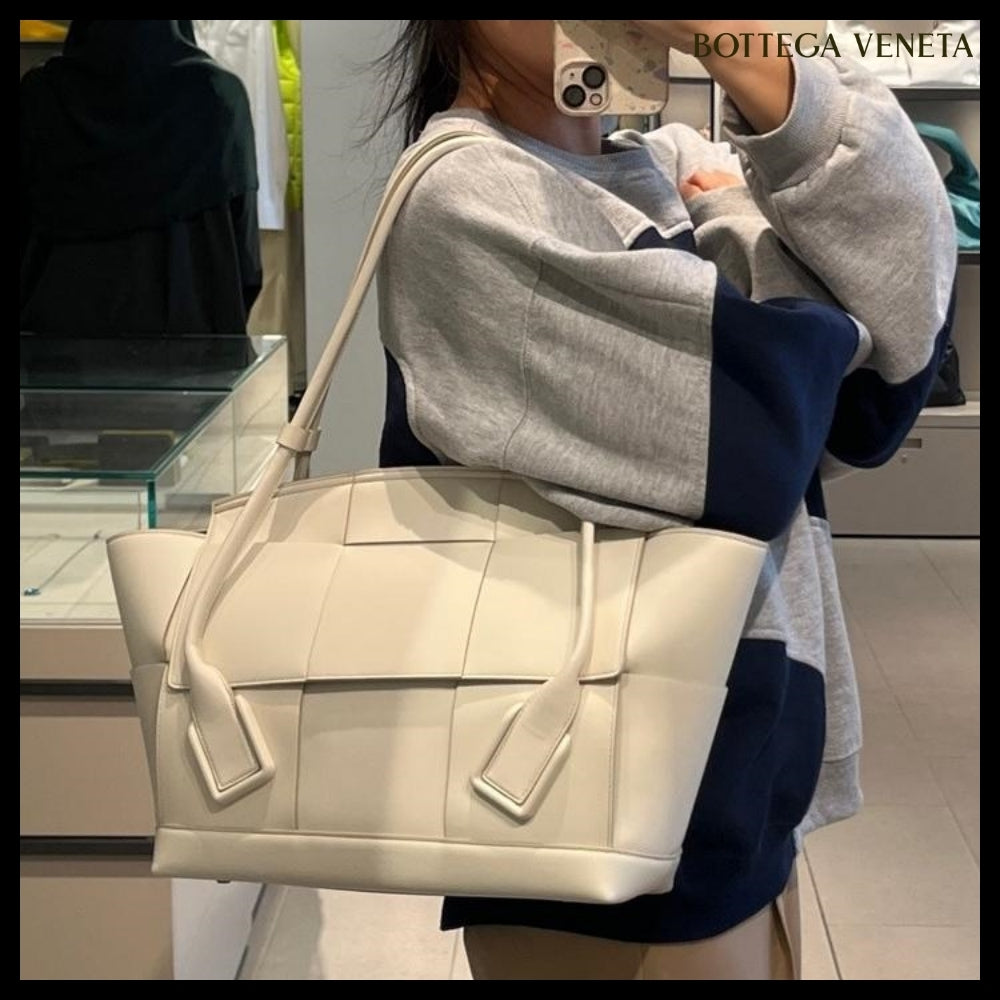 【BOTTEGA VENETA】INTRECCIO カーフスキン アルコ ショルダー
