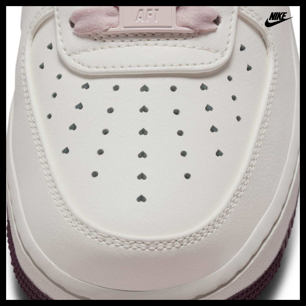 【NIKE】Air Force 1 07 W Light Armory Blue Silt Red