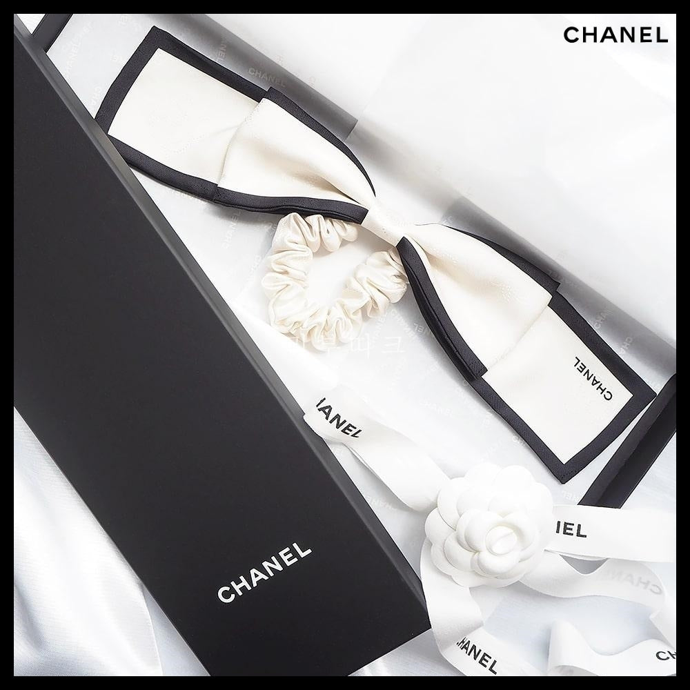 【CHANEL】Camellia Lettering Logo Twilly Scrunchie Hairband