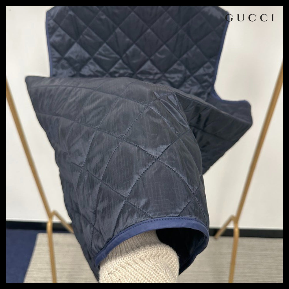 【GUCCI】Logo Patch Quilted Nylon Vest Navy