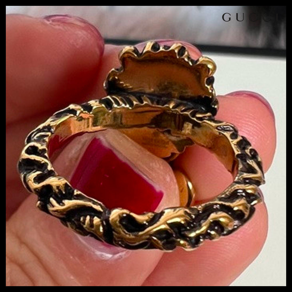 【GUCCI】Lion Head Heart Pendant Ring Gold