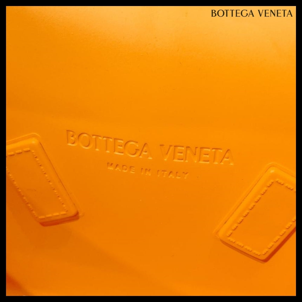 【BOTTEGA VENETA】Arco Rubber Small Tote Bag Tangerine