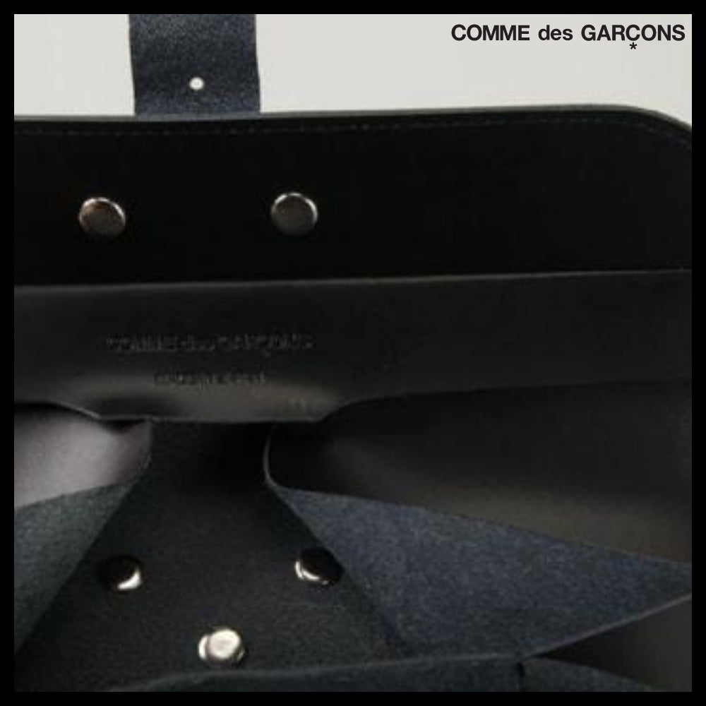 【COMME des GARCONS】Buckle D Leather Wallet