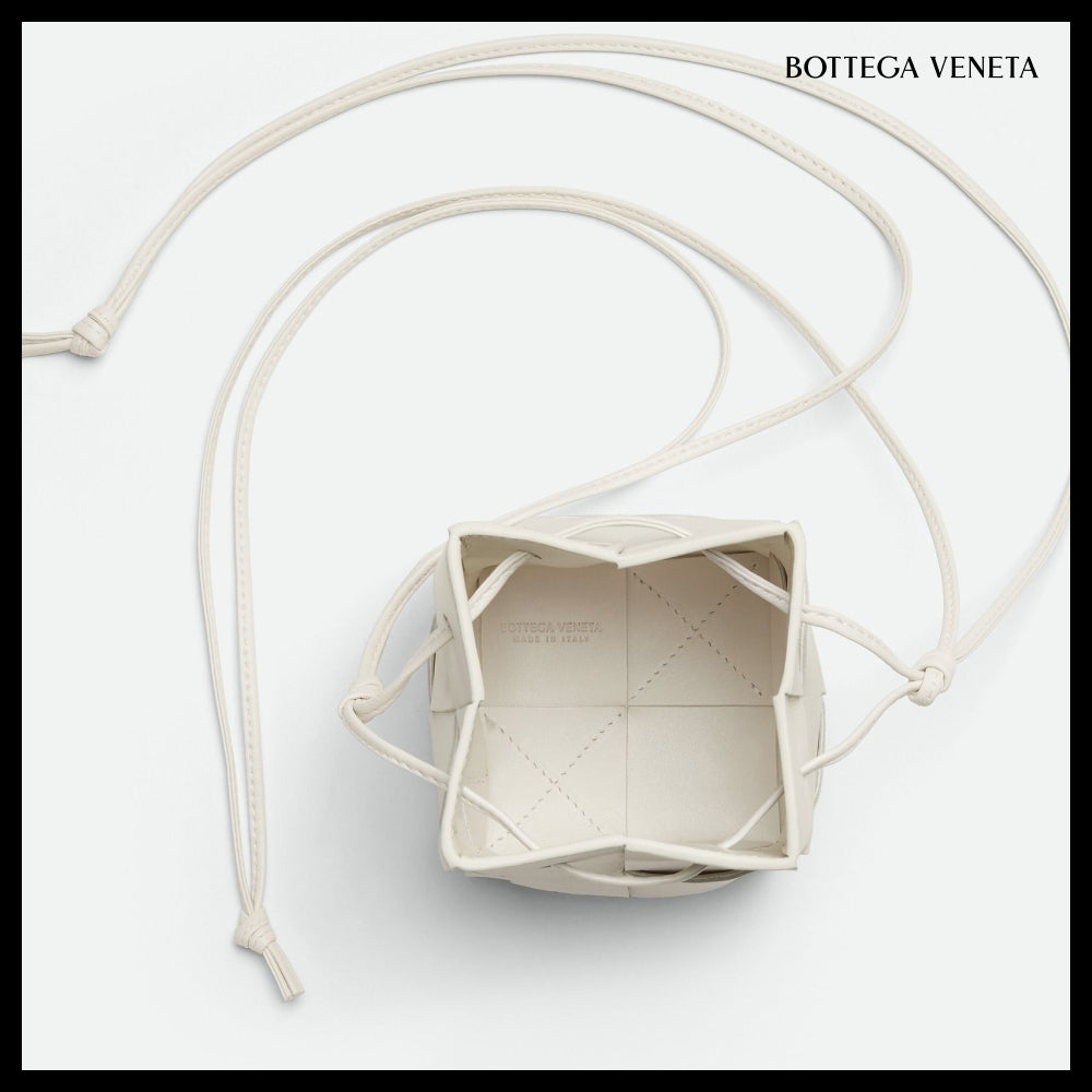 【BOTTEGA VENETA】Mini Leather Cassette Bucket Bag White