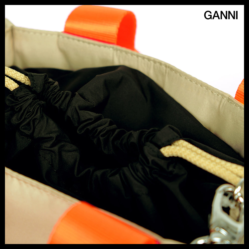 【Ganni】ロゴ テック スモール ショルダーバッグ