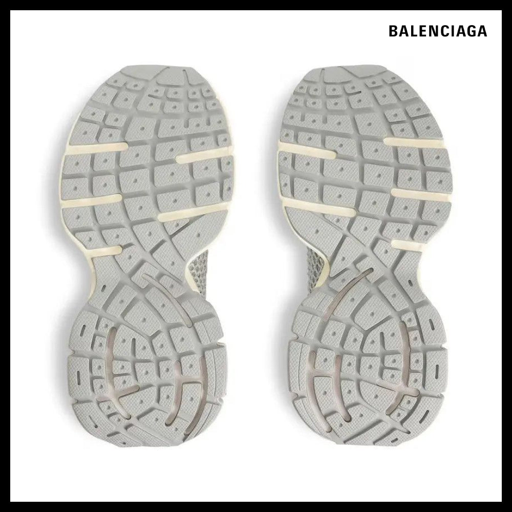 【BALENCIAGA】Circuit Sneakers Beige