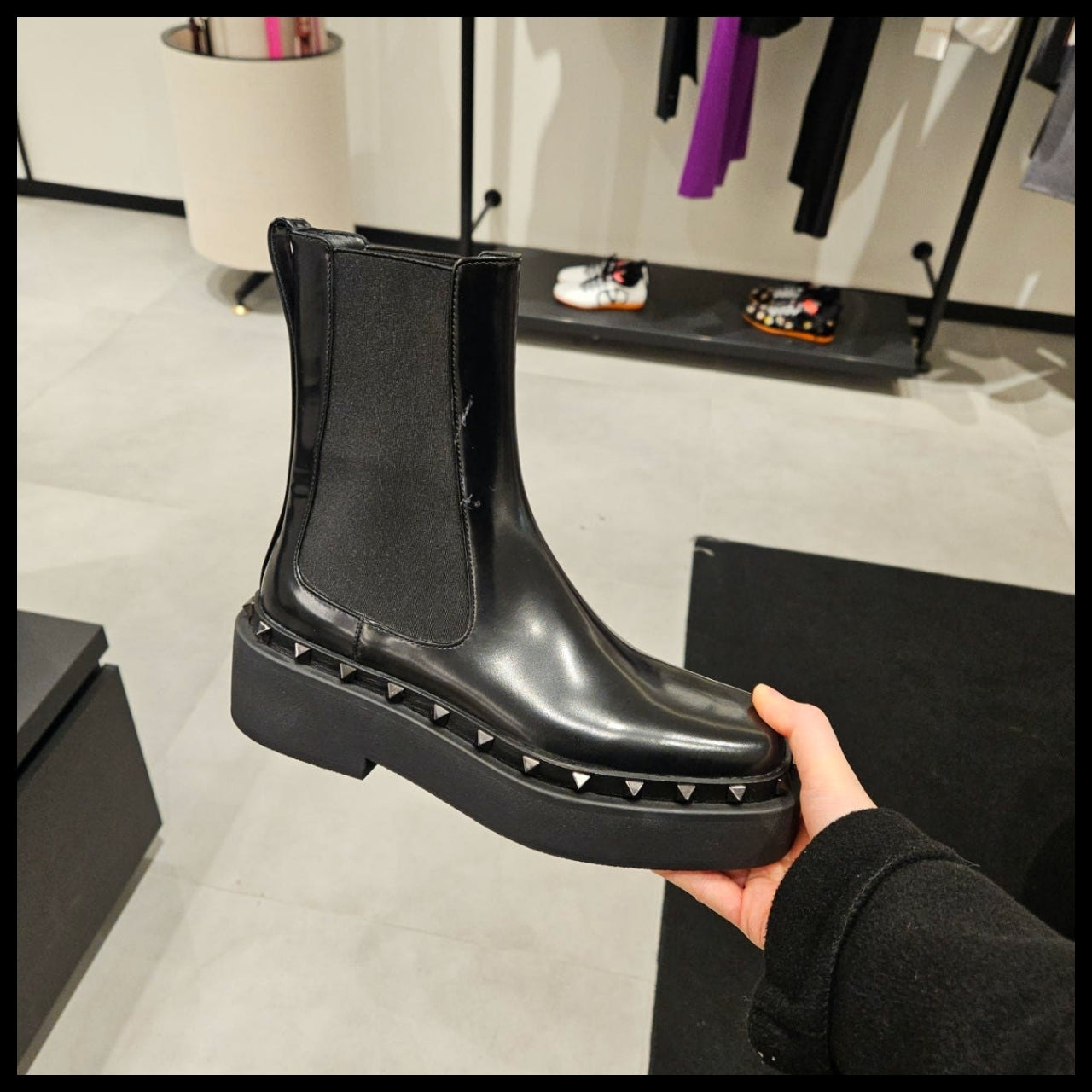 【Valentino】Women’s Rockstud leather Chelsea boots black