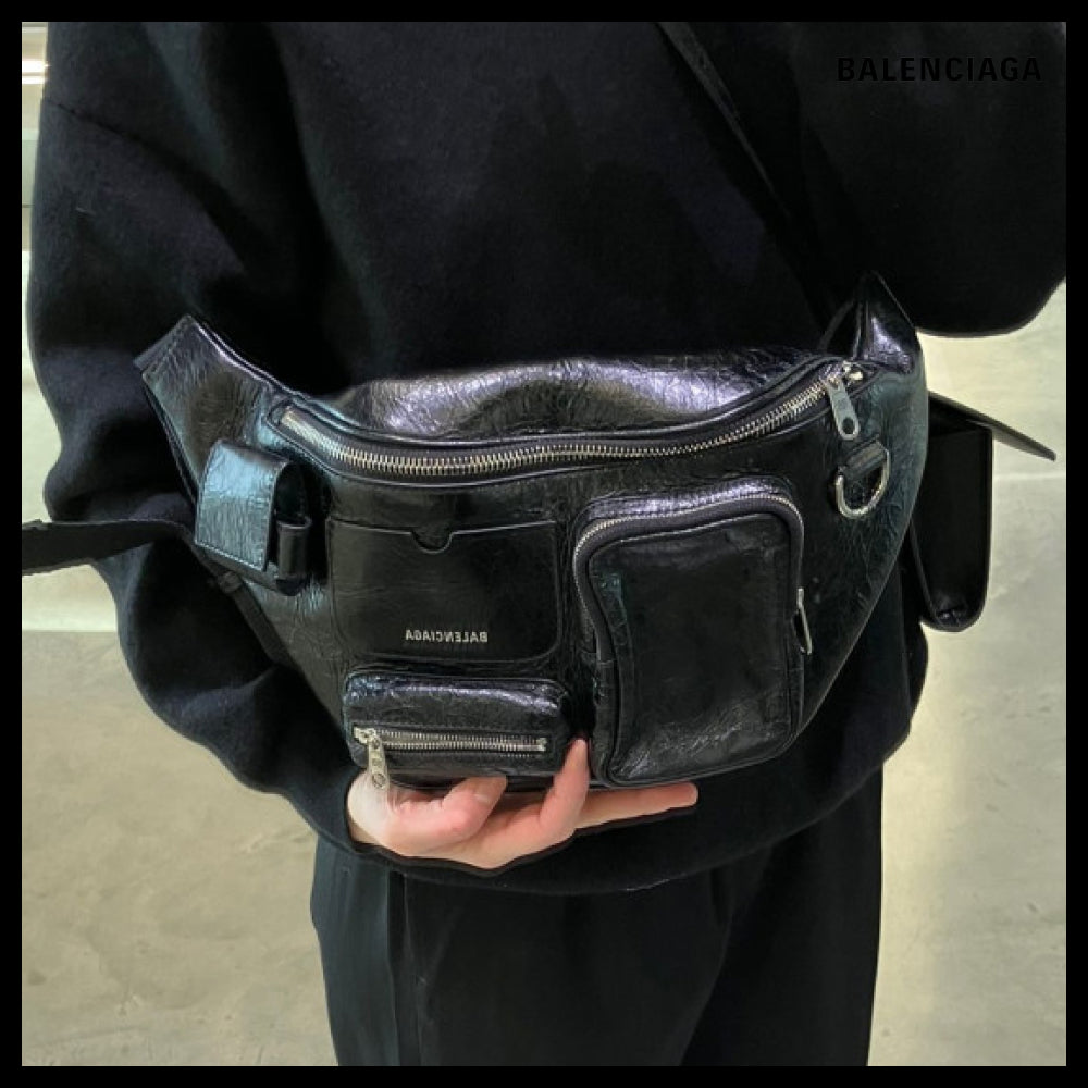 ★BALENCIAGAアウトレットセール★Lambskin Belt Crossbody Bag