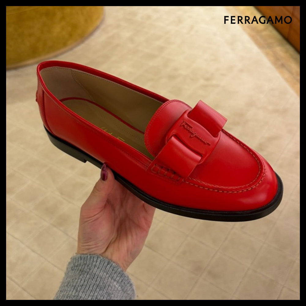【FERRAGAMO】VIVALDO NEW VARA BOW LEATHER LOAFERS RED