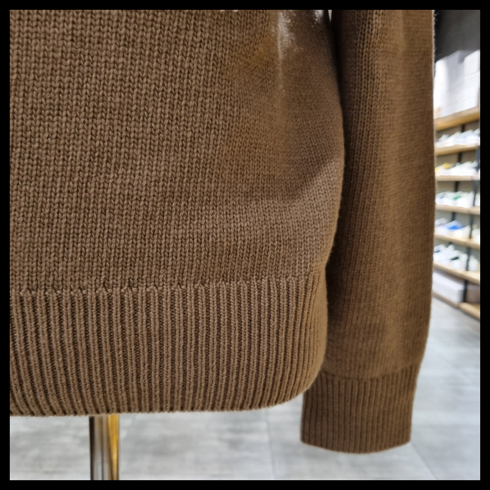 【BURBERRY】Brown knit sweater