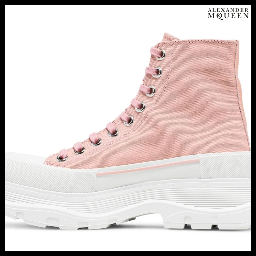 【Alexander Mcqueen】Tread Slick Boot Magnolia