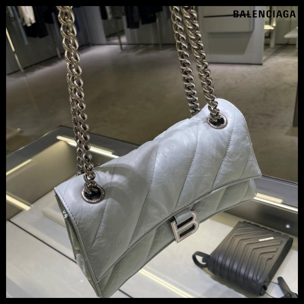 【BALENCIAGA】B Logo Quilted Calf Crush Small Chain Shoulder