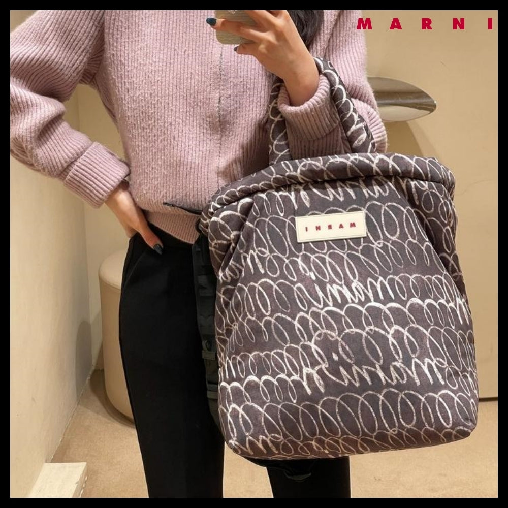 【MARNI】Logo-Patch Scribble-Print Puffer Tote Bag Charcoal