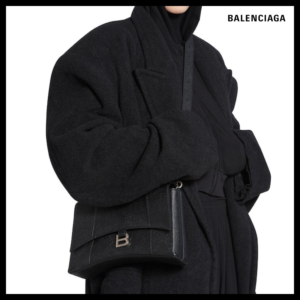 【BALENCIAGA】Downtown Leather Crossbody Bag Black