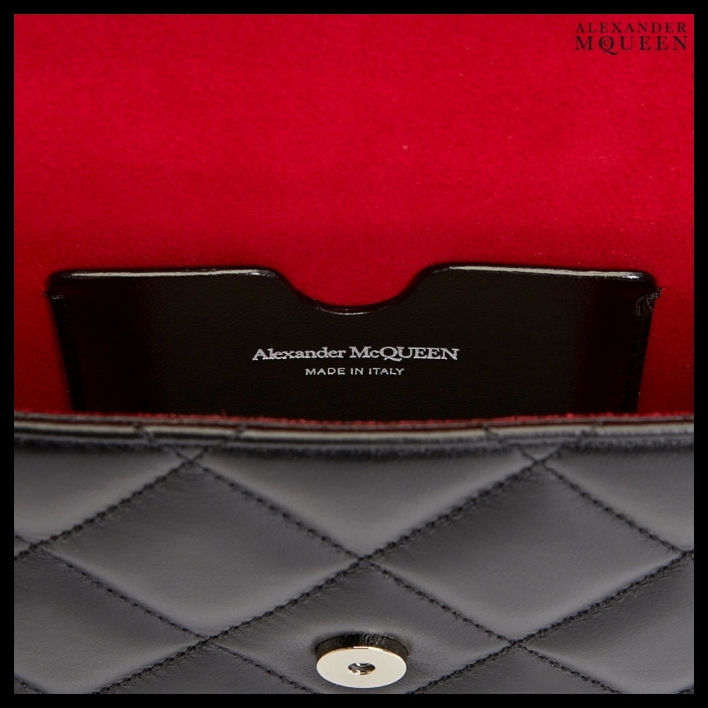 【Alexander Mcqueen】Small Graffiti Logo Skull Quilted Chain