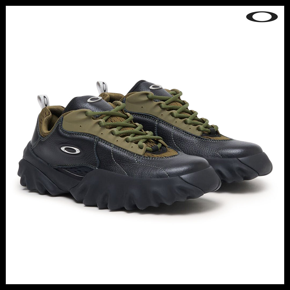 【OAKLEY】FACTORY TEAM FULL GRAIN LEATHER CHOPSAW