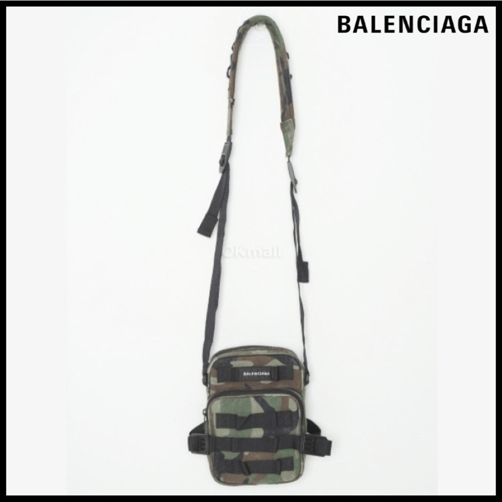 【BALENCIAGA】Ami Crossbody Messenger Bag