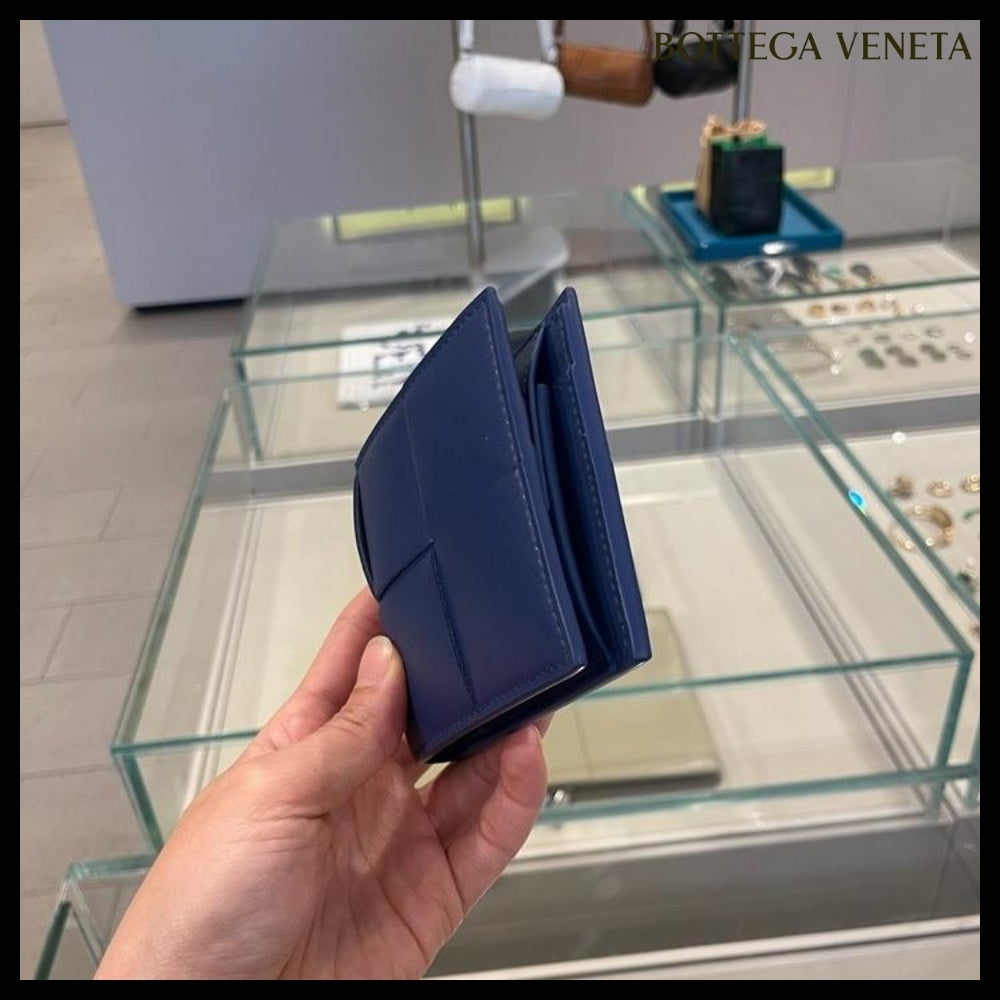 【BOTTEGAVENETA】IntreccioUrbanLeatherCoinPocketBiFoldWallet