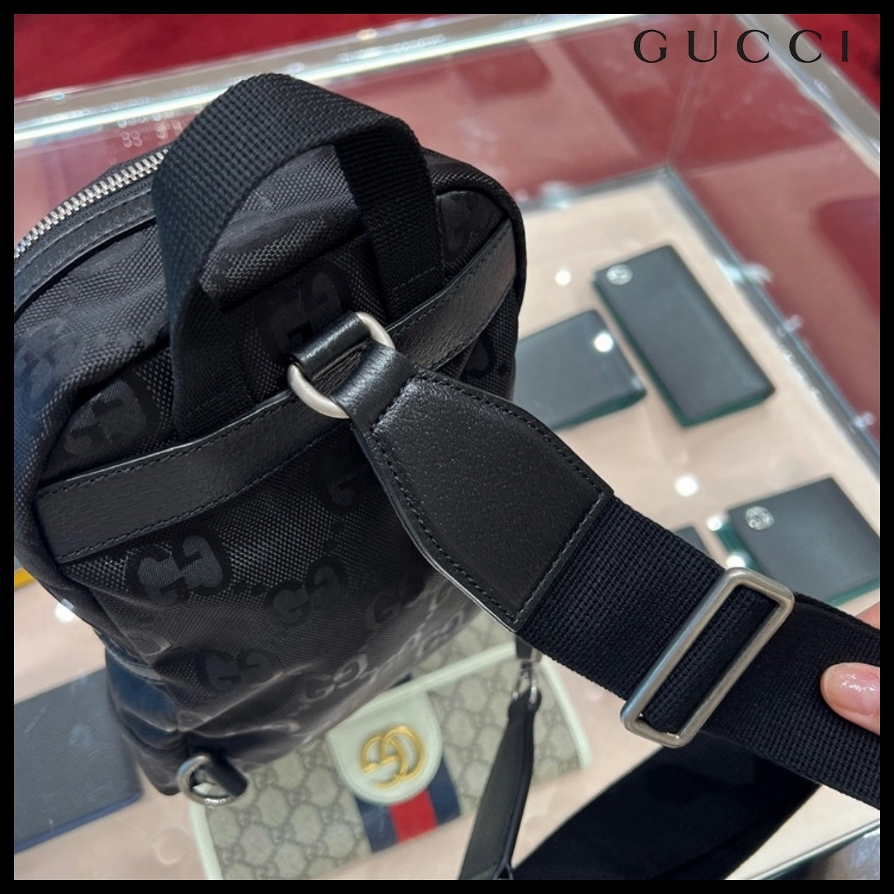 【GUCCI 】GG Logo Off The Grid Sling Bag BLACK