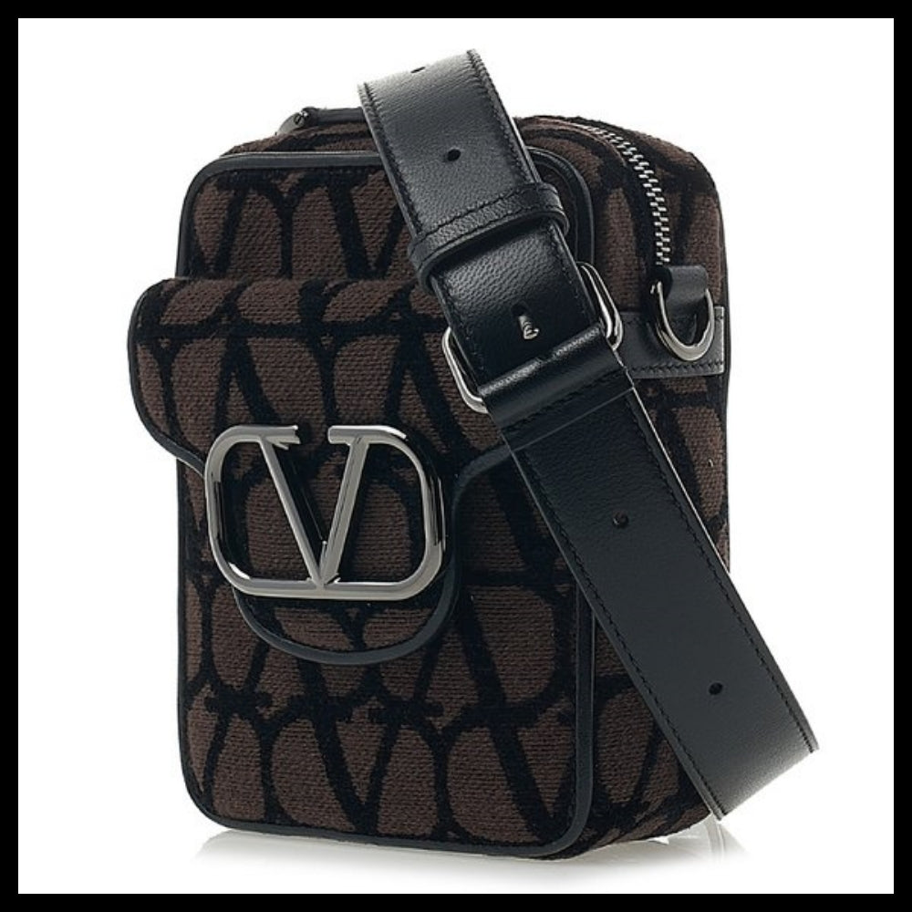 【VALENTINO】Men's Iconography V Logo Crossbody Bag