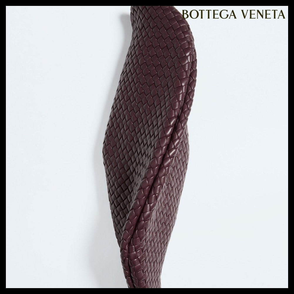 【韓国百貨店 BOTTEGA VENETA】Onda Clutch Bag Deep Mahogany
