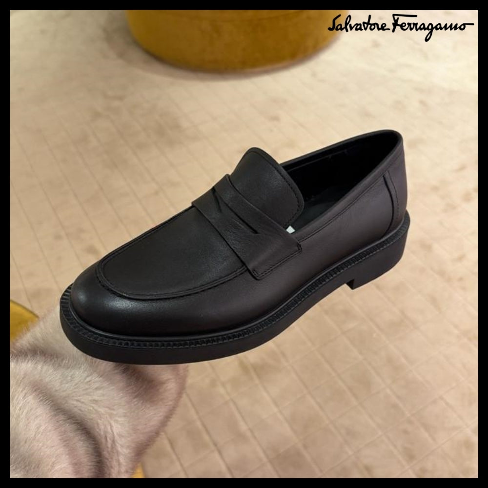 【FERRAGAMO】GROUND LEATHER PENNY LOAFERS BLACK