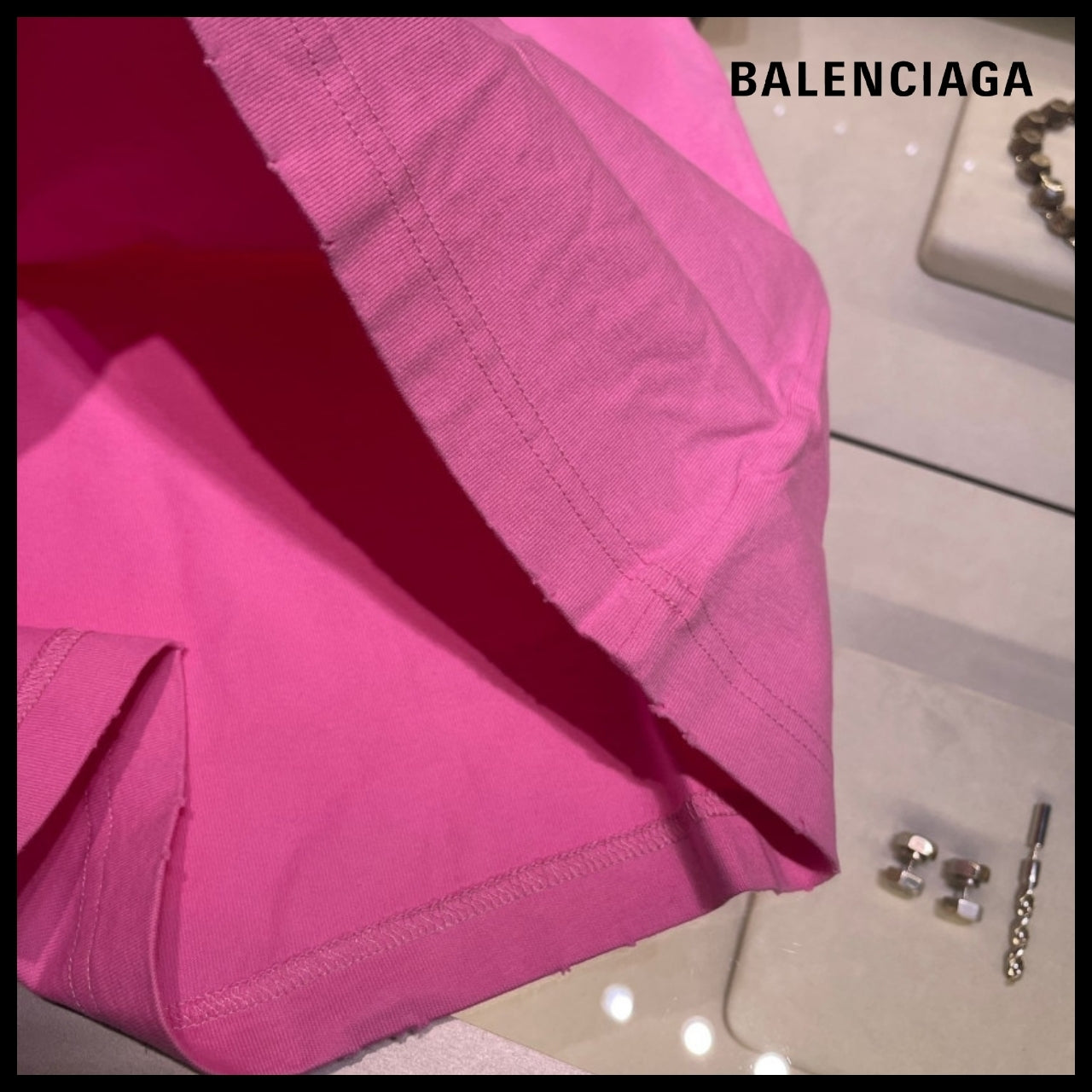 ★Balenciaga アウトレット セール ★Hand-Drawn BB IconT-Shirt
