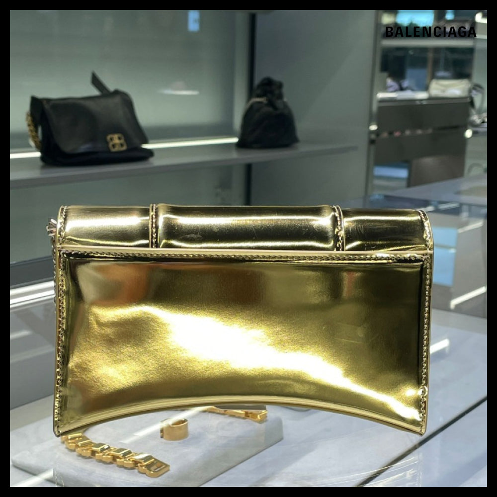 【BALENCIAGA】Hourglass Wallet on Chain Mirror Effect Gold