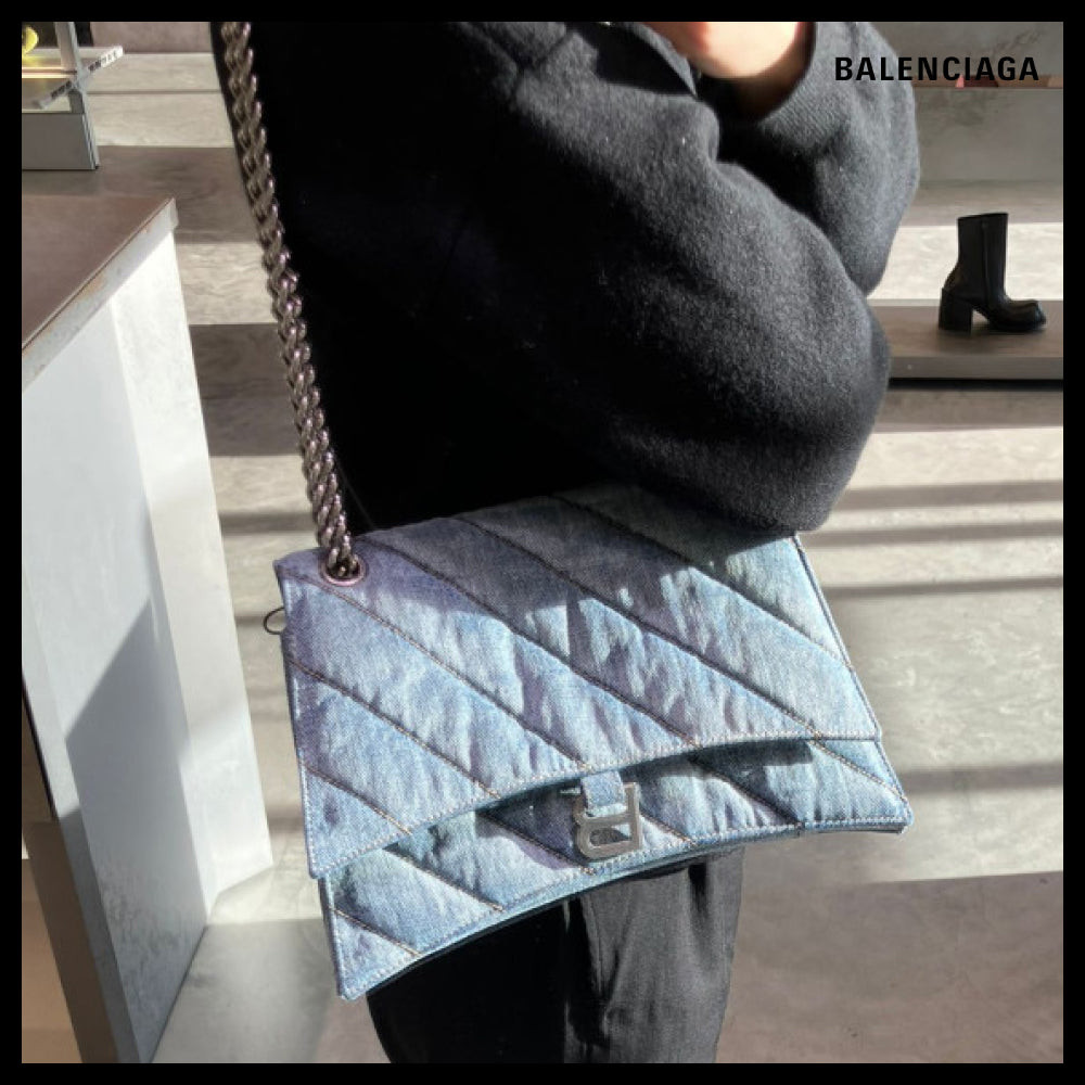 ★BALENCIAGAアウトレットセール ★Crush M Chain Shoulder Bag