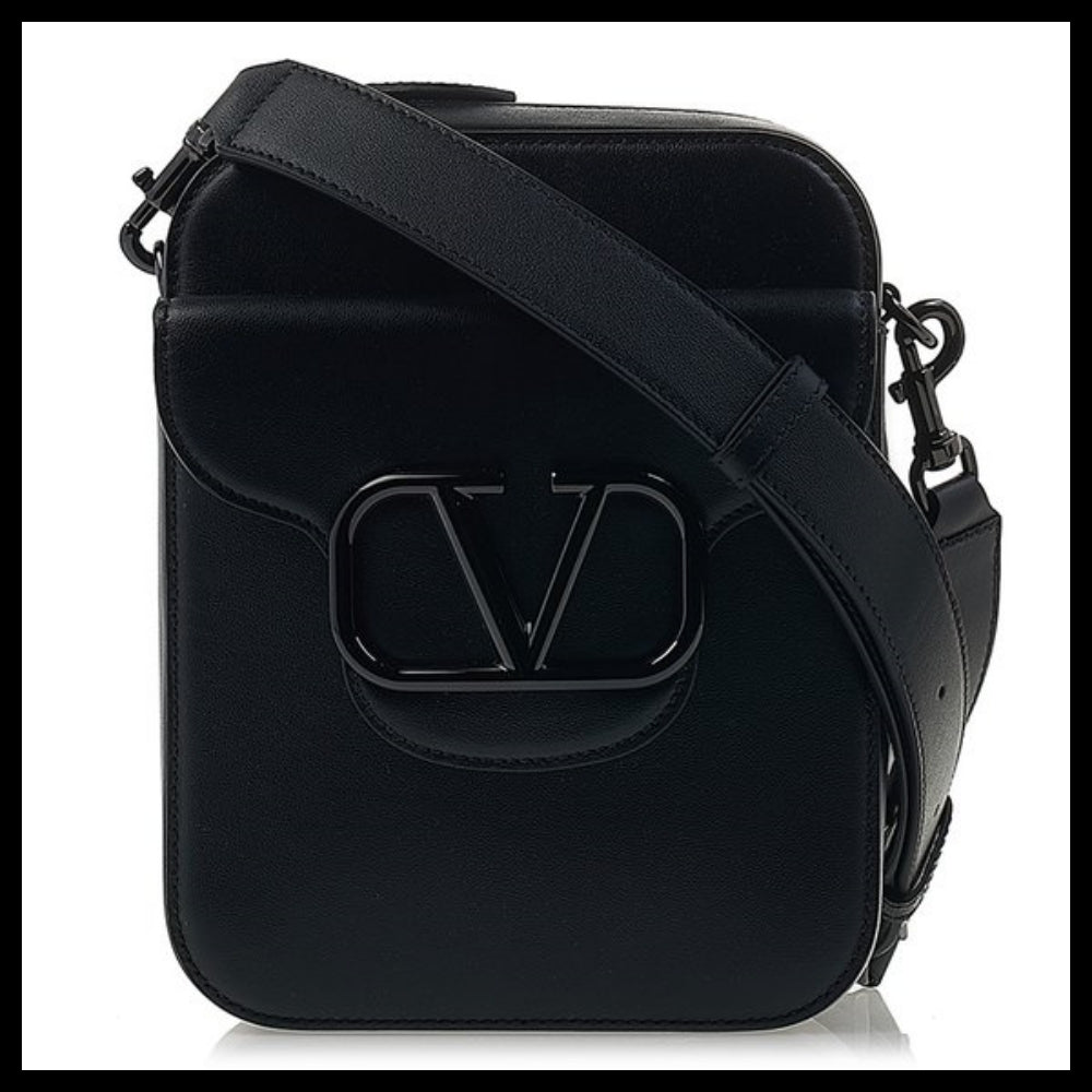 【VALENTINO】Signature V Logo Shoulder Bag