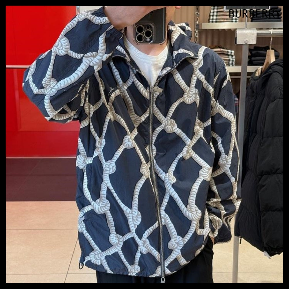 【Burberry】Knot Print Nylon Hooded Jacket Magnet