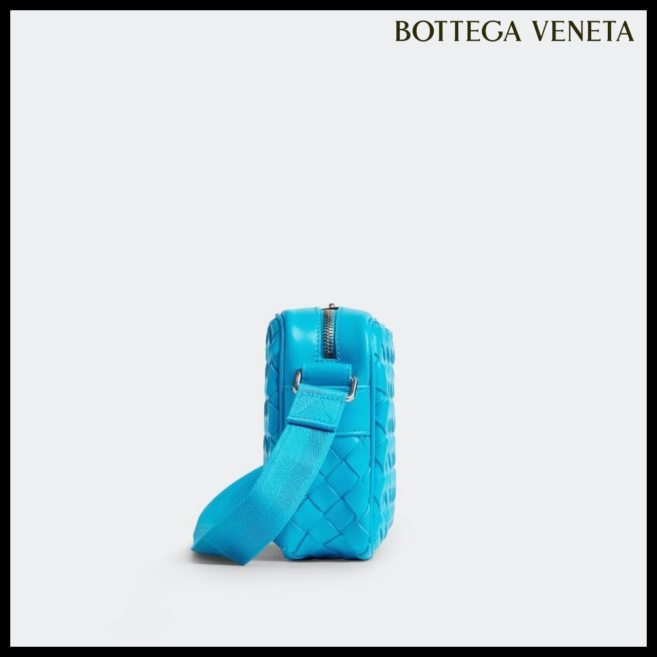 【BOTTEGA VENETA】SMALL INTRECCIATO CAMERA BAG POOL