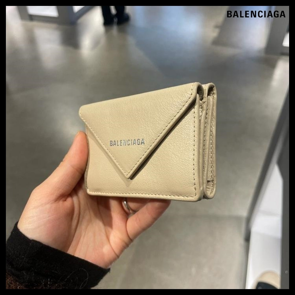 【BALENCIAGA】Smooth Calf Mini Wallet Light Beige