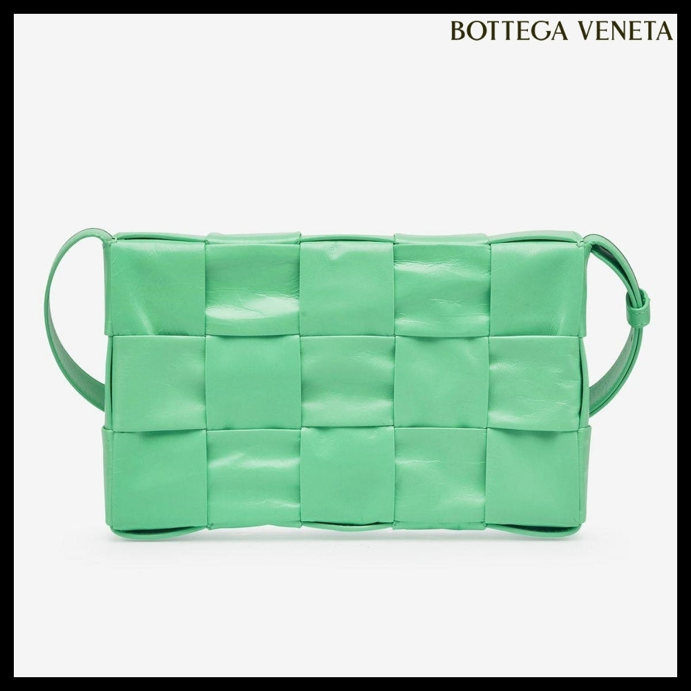 【BOTTEGA VENETA】Leather Cassette Bag Fountain