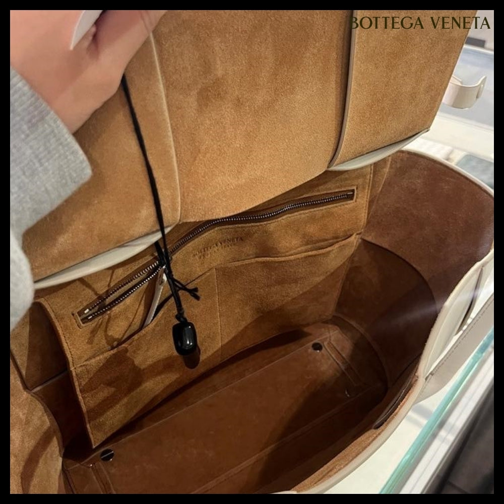 【BOTTEGA VENETA】INTRECCIO カーフスキン アルコ ショルダー