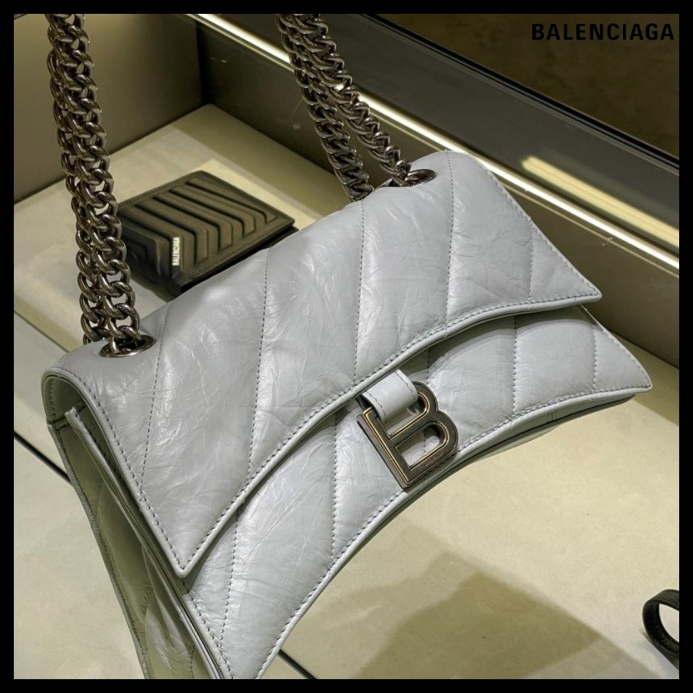 【BALENCIAGA】B Logo Quilted Calf Crush Small Chain Shoulder